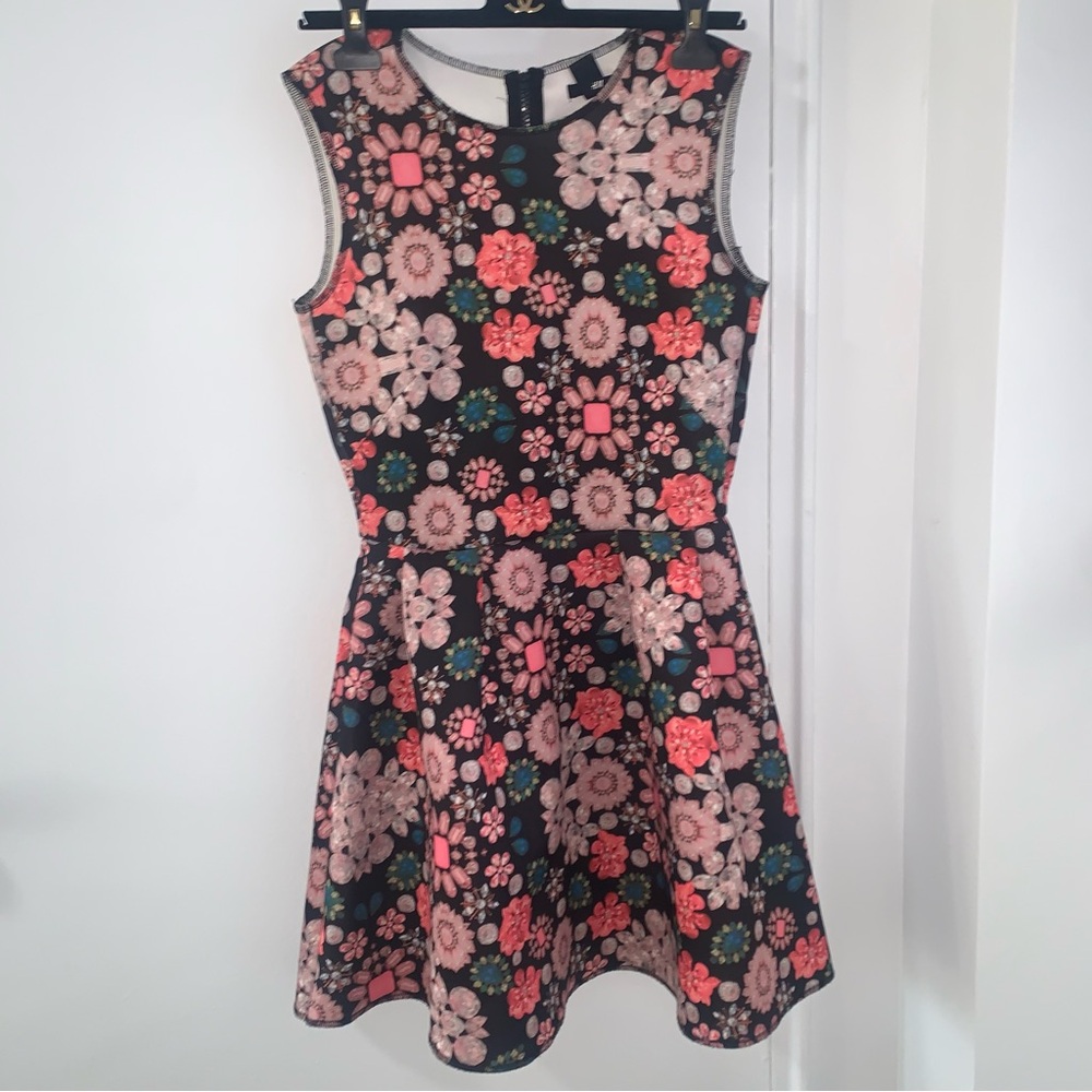 H&M women’s Floral Sleeveless Dress Black Size‎ S